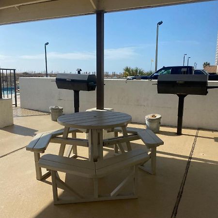 Island Winds East 308 By Albvr - Beautifully Renovated Beachfront Condo & Steps Away From Hangout & More! Gulf Shores Exterior photo