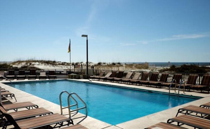 Island Winds East 308 By Albvr - Beautifully Renovated Beachfront Condo & Steps Away From Hangout & More! Gulf Shores Exterior photo