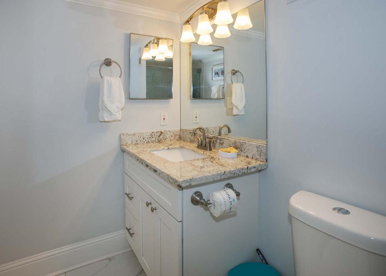Island Winds East 308 By Albvr - Beautifully Renovated Beachfront Condo & Steps Away From Hangout & More! Gulf Shores Exterior photo