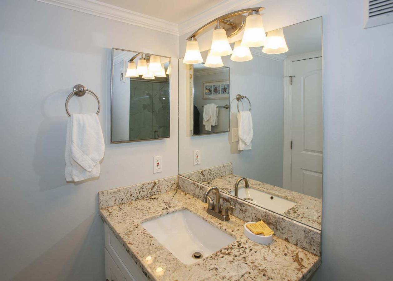 Island Winds East 308 By Albvr - Beautifully Renovated Beachfront Condo & Steps Away From Hangout & More! Gulf Shores Exterior photo